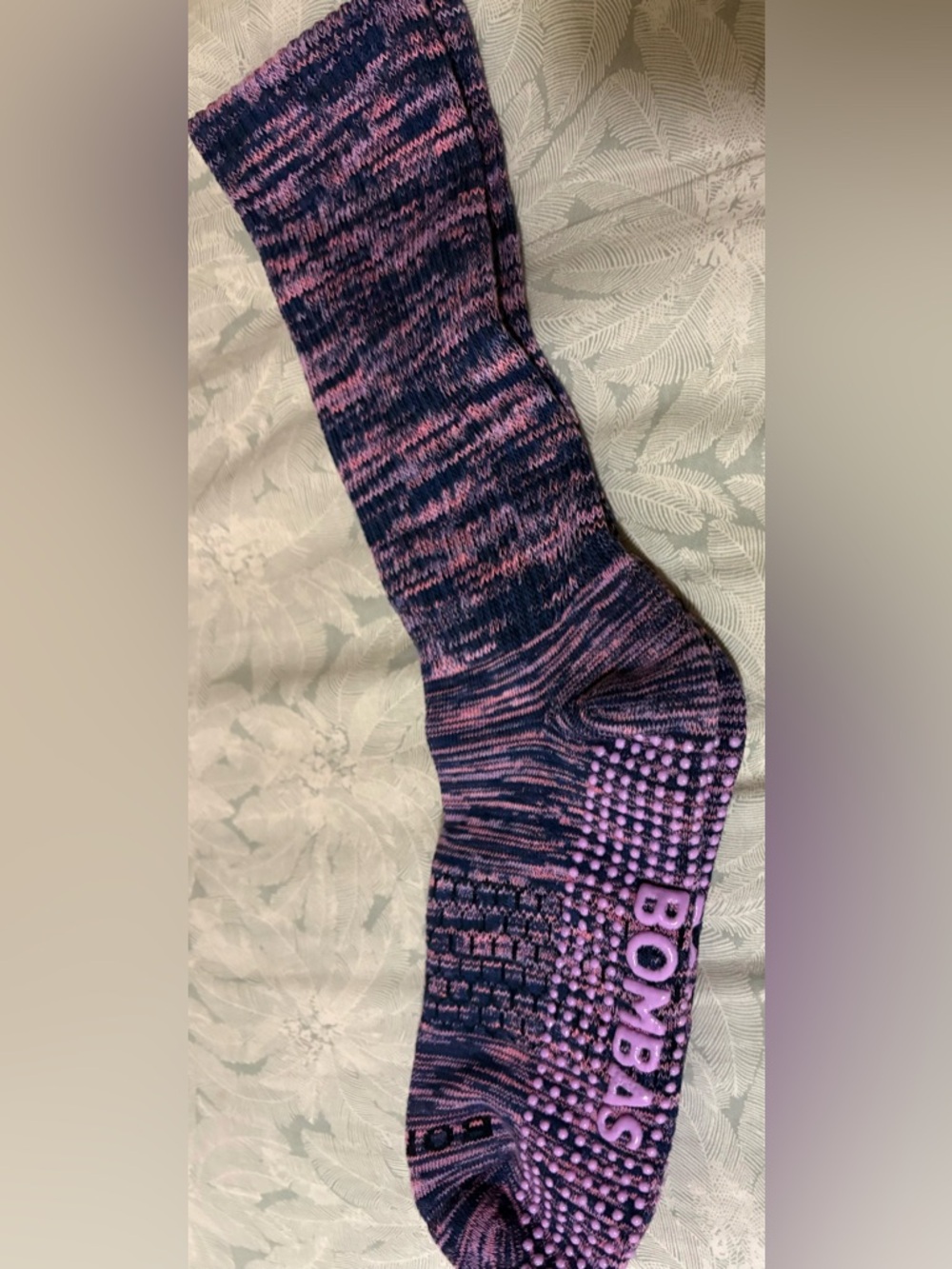 NWOT size medium Bombas Men’s Gripper Crew Socks Multicolor 3 Pack - Picture 6 of 15